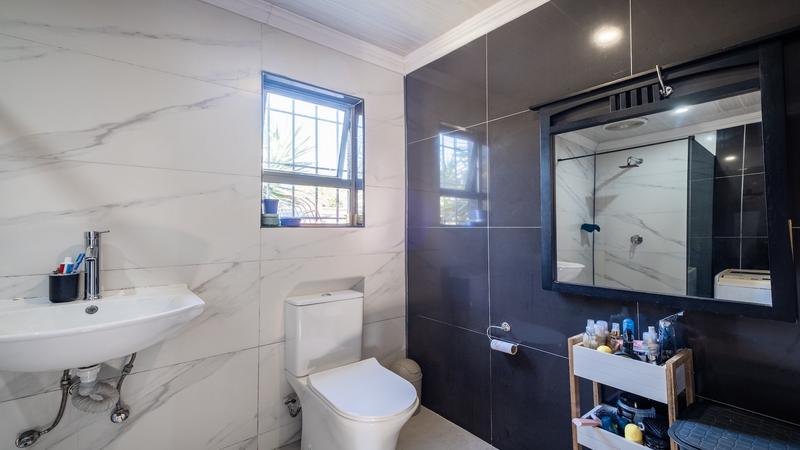 4 Bedroom Property for Sale in Glenwood Western Cape